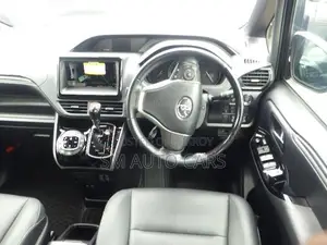 Toyota Esquire Non Hybrid Gi Black 2020