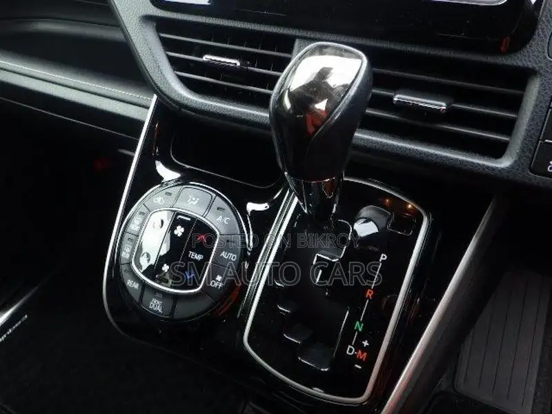 Toyota Esquire Non Hybrid Gi Black 2020