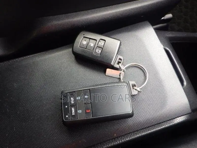 Toyota Esquire Non Hybrid Gi Black 2020