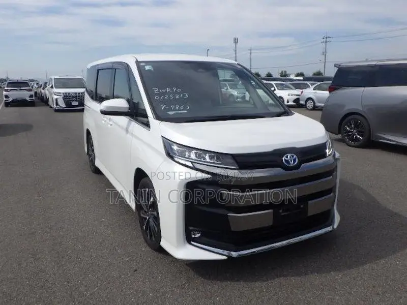 Toyota Noah Hybrid S-Z 4.5 2023