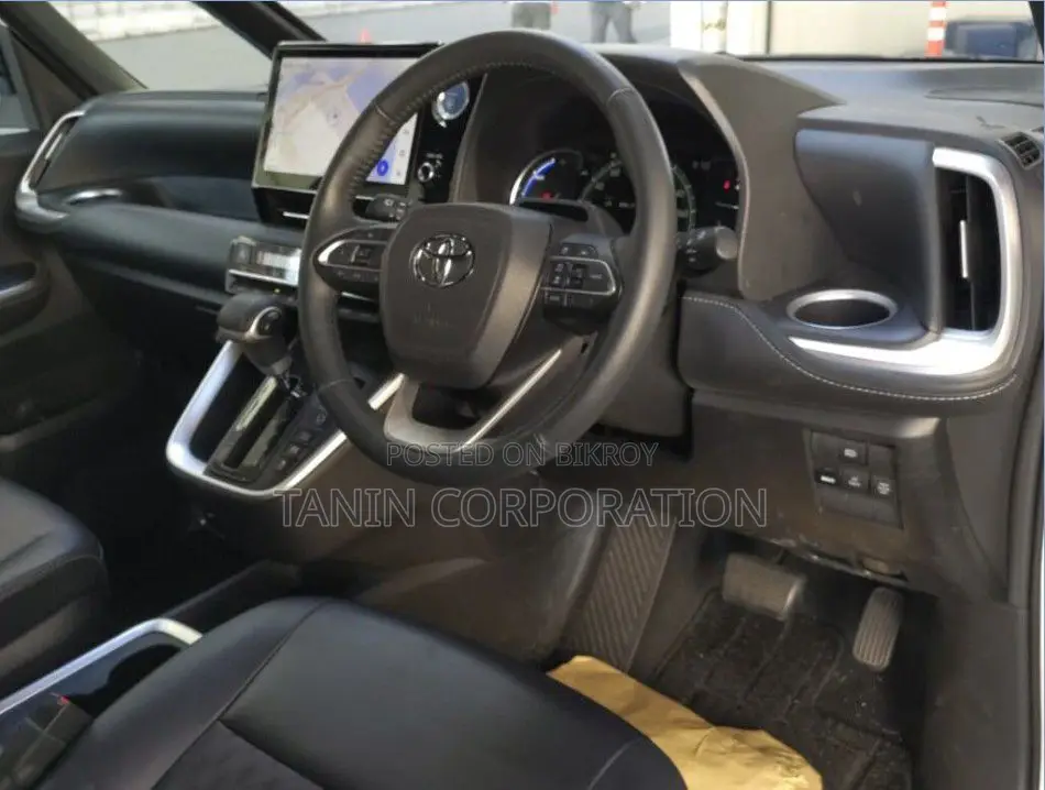 Toyota Noah Hybrid S-Z 4.5 2023