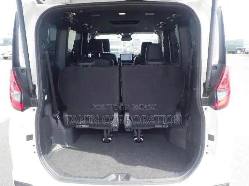 Toyota Noah Hybrid S-Z 4.5 2023