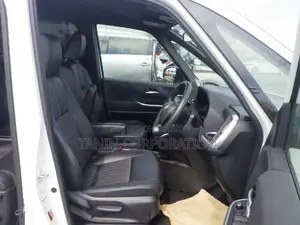 Toyota Noah Hybrid S-Z 4.5 2023