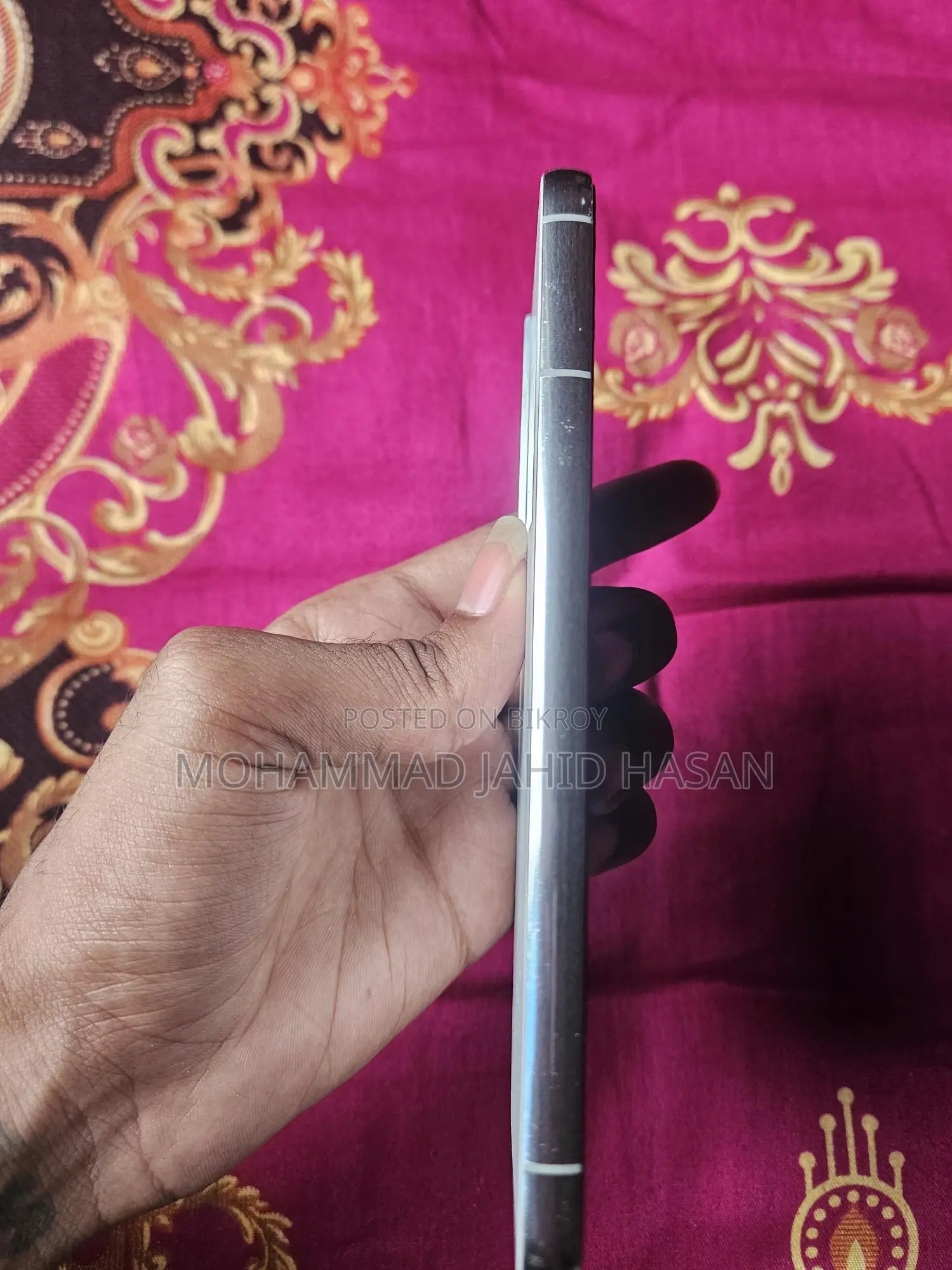 Samsung Galaxy S22 . (Used)