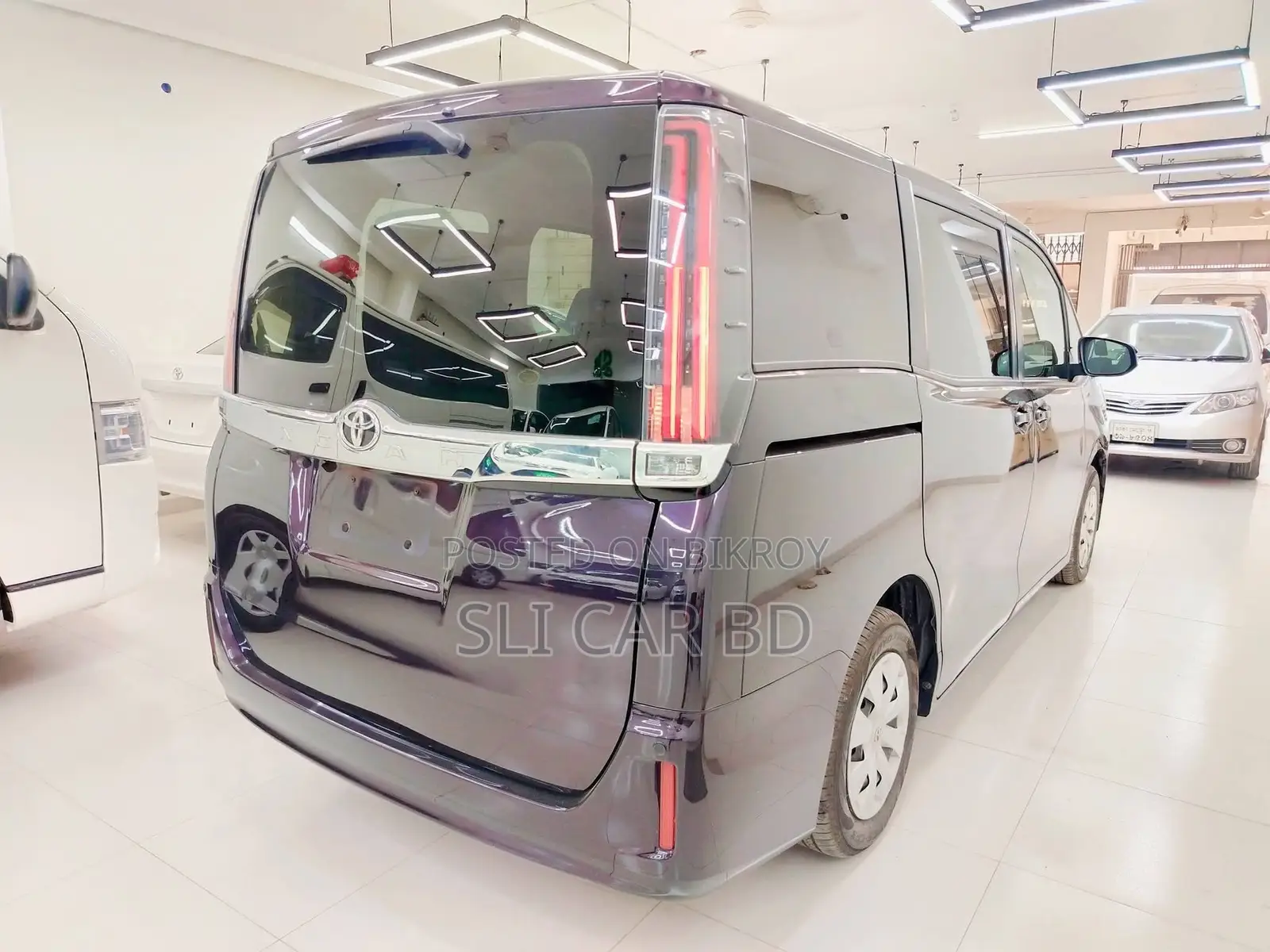 Toyota Noah Non-hybrid 2021
