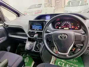 Toyota Noah Non-hybrid 2021