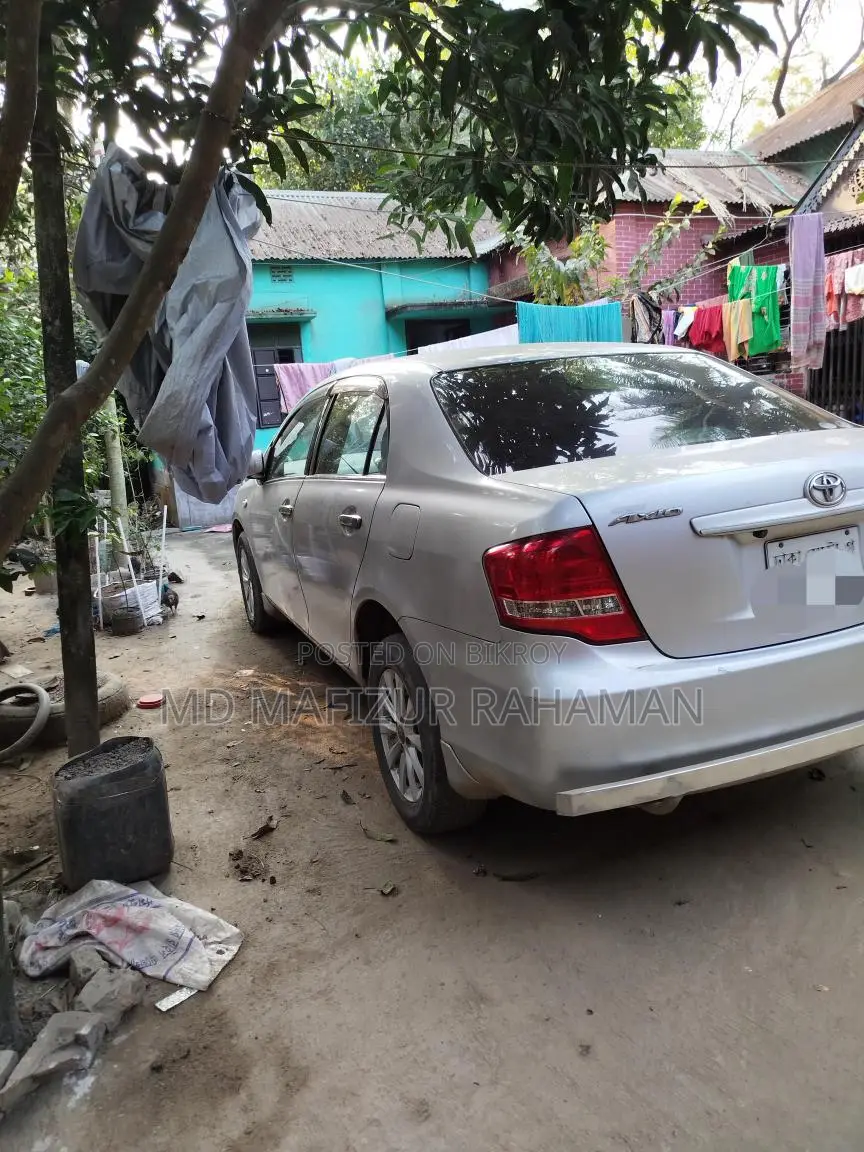 Toyota Axio 2011
