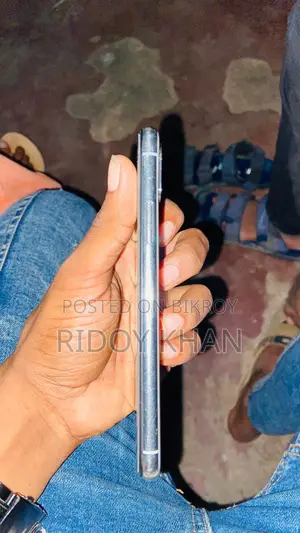 Apple iPhone XS (Used)