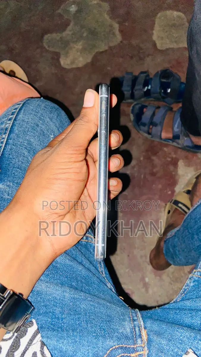 Apple iPhone XS (Used)