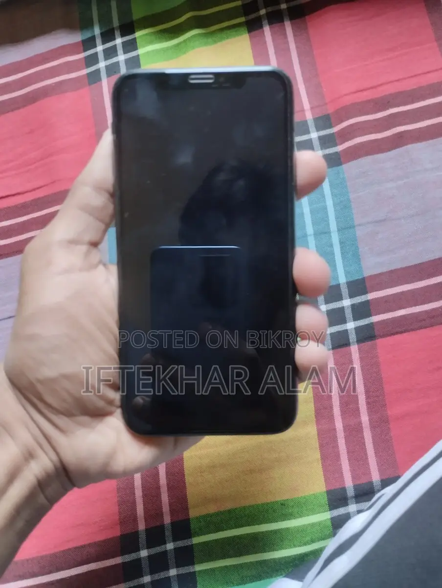 Apple iPhone X (Used)
