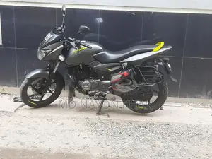 Bajaj Pulsar 150 . 2022