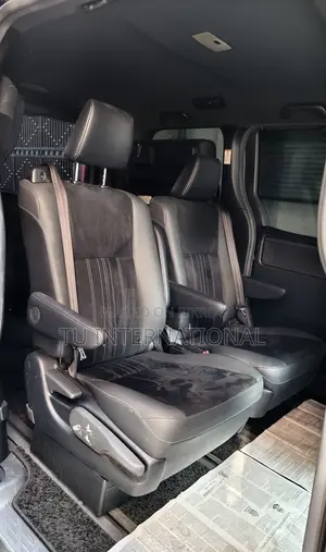 Toyota Esquire PUSH START... 2020