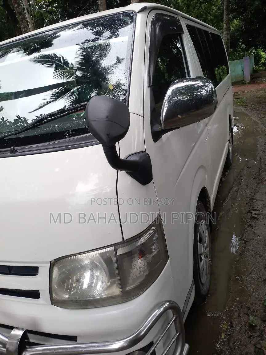 Toyota Hiace 2004
