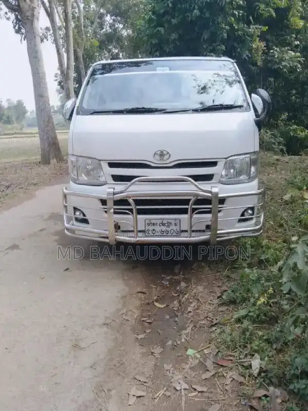 Toyota Hiace 2004