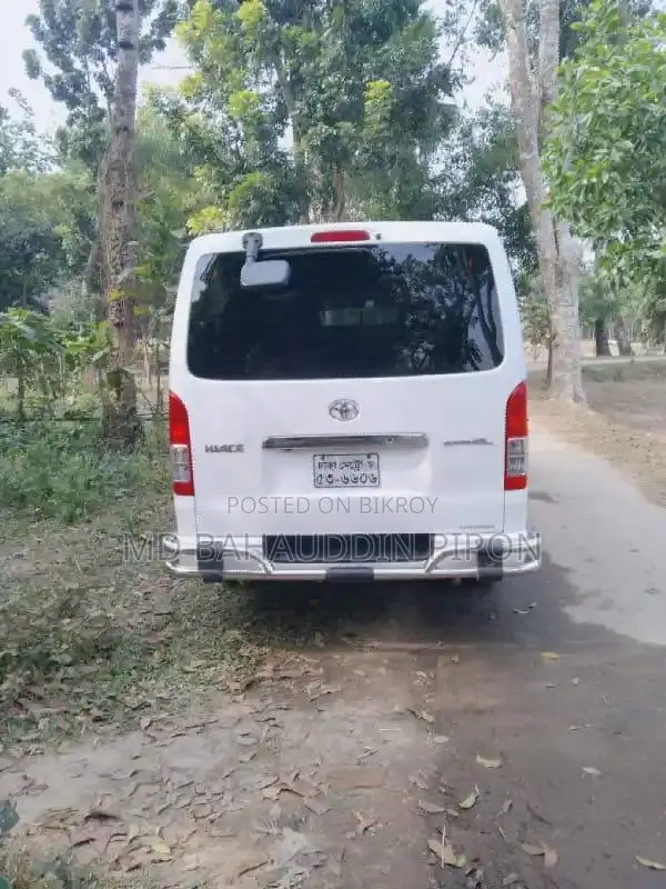 Toyota Hiace 2004