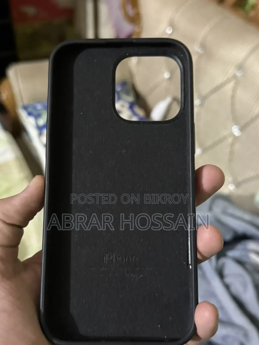 Apple Iphone 16 Pro Max Cover (used)