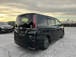 Toyota Esquire GI Premium(TAILORED) 2020