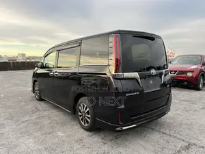 Toyota Esquire GI Premium(TAILORED) 2020