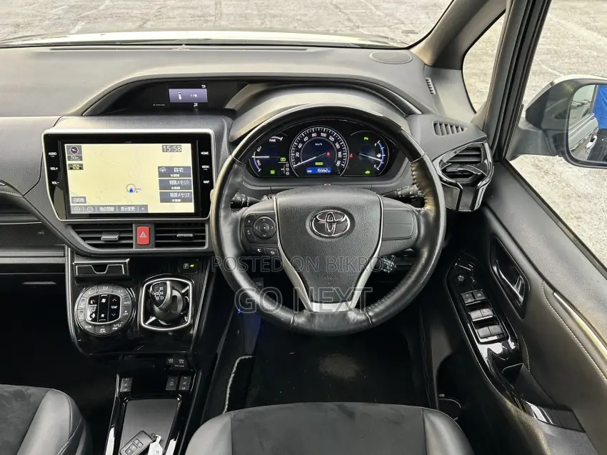 Toyota Esquire GI Premium(TAILORED) 2020