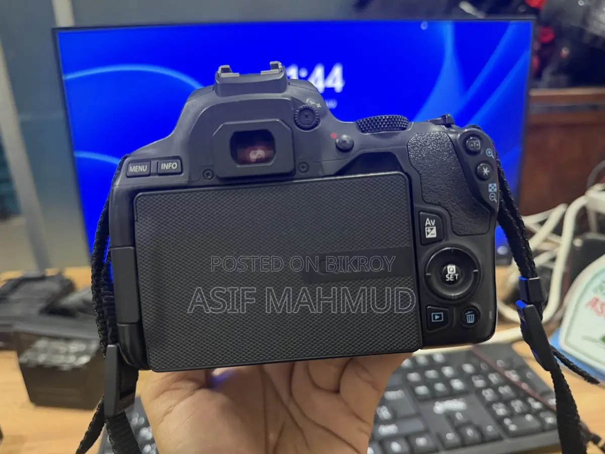 canon 250 D