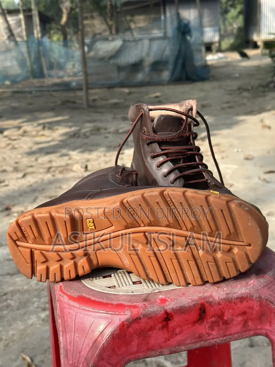 জুতা জোড়া বিক্রি করা হবে