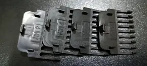ট্রিমার সাথে বক্স সহ