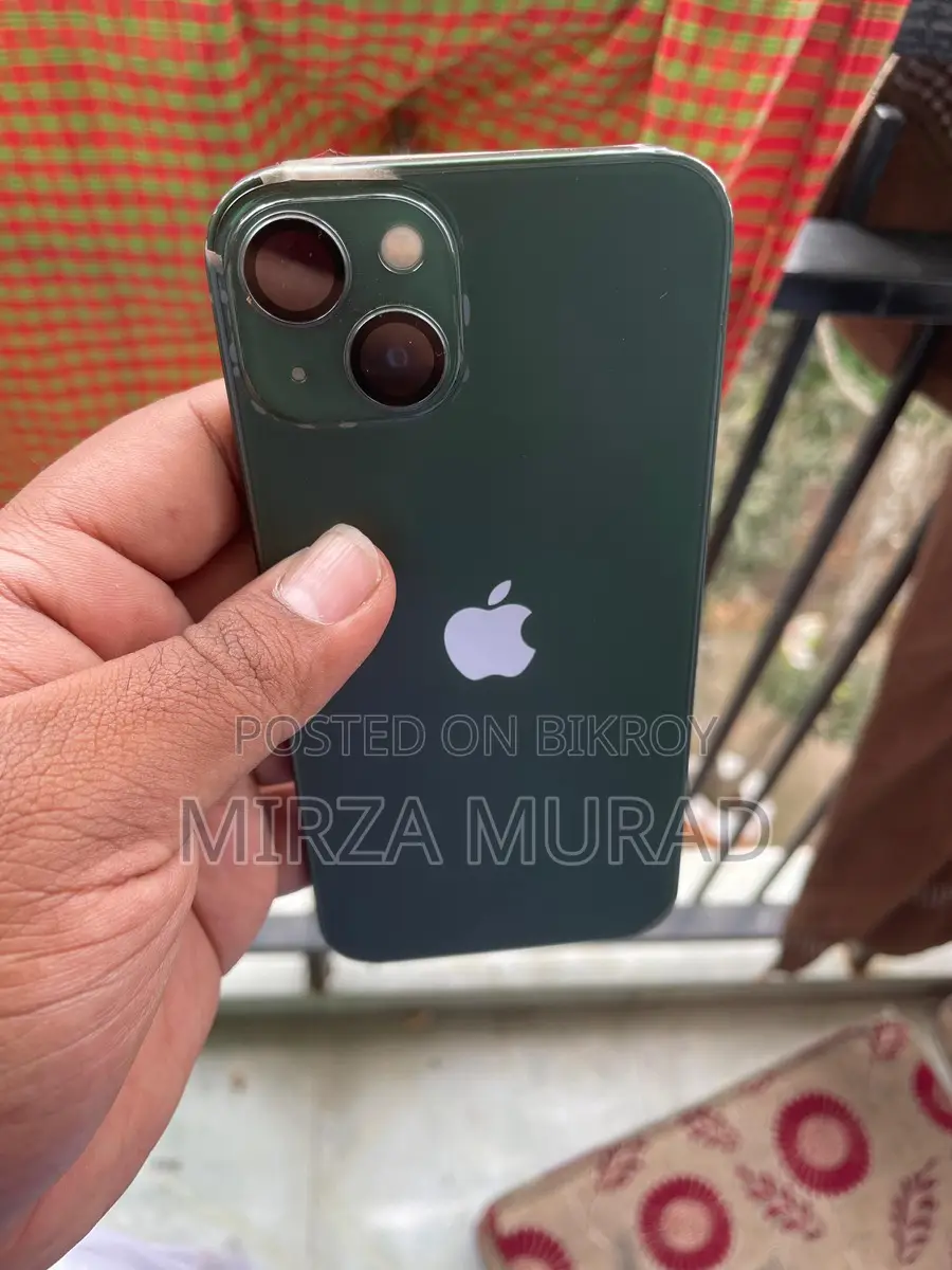 Apple iPhone 13 (Used)
