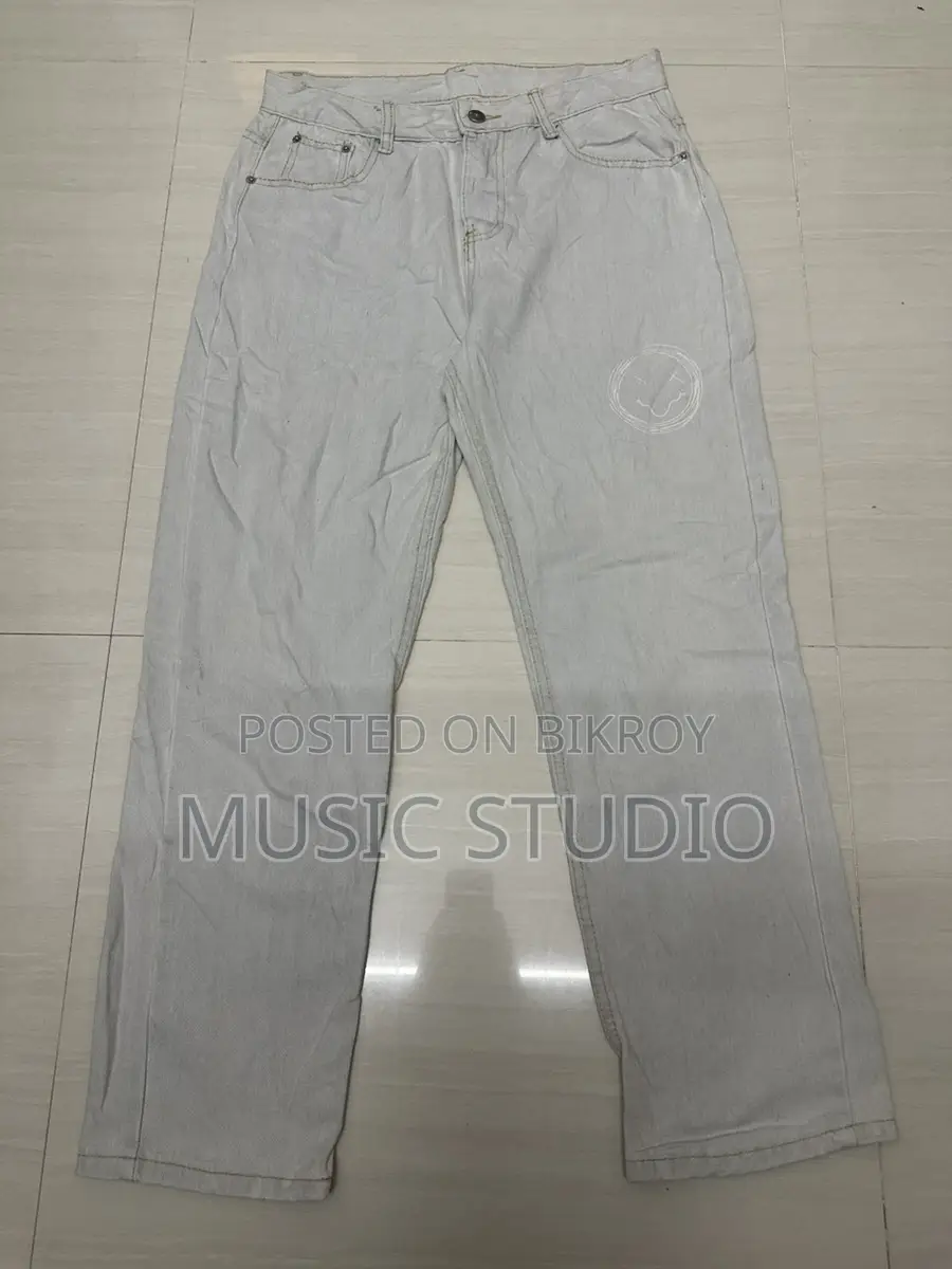 Light Wash White Smilly Straight Fit Jeans