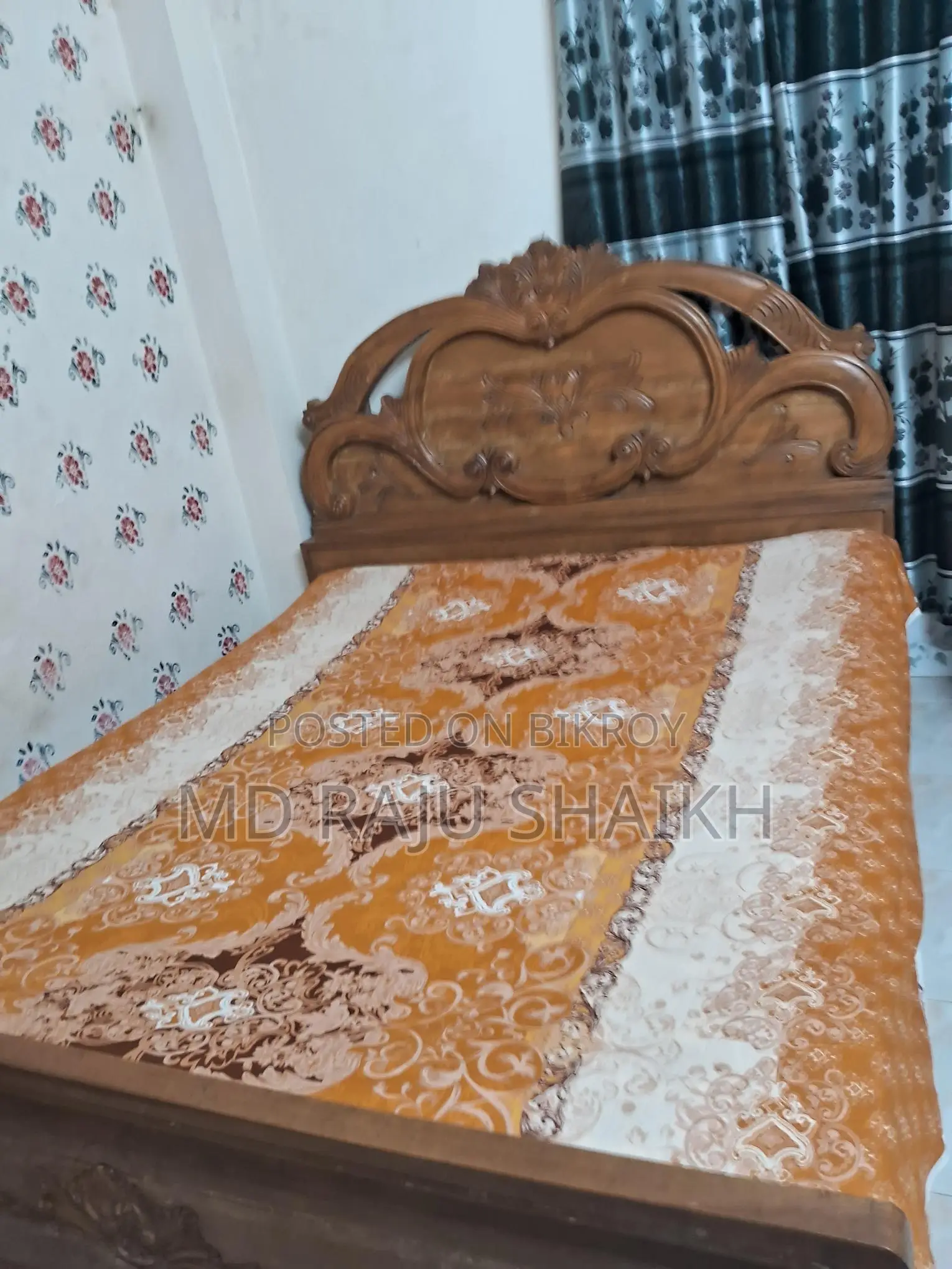 এই খাটটি বিক্রি করব