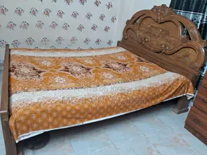 এই খাটটি বিক্রি করব
