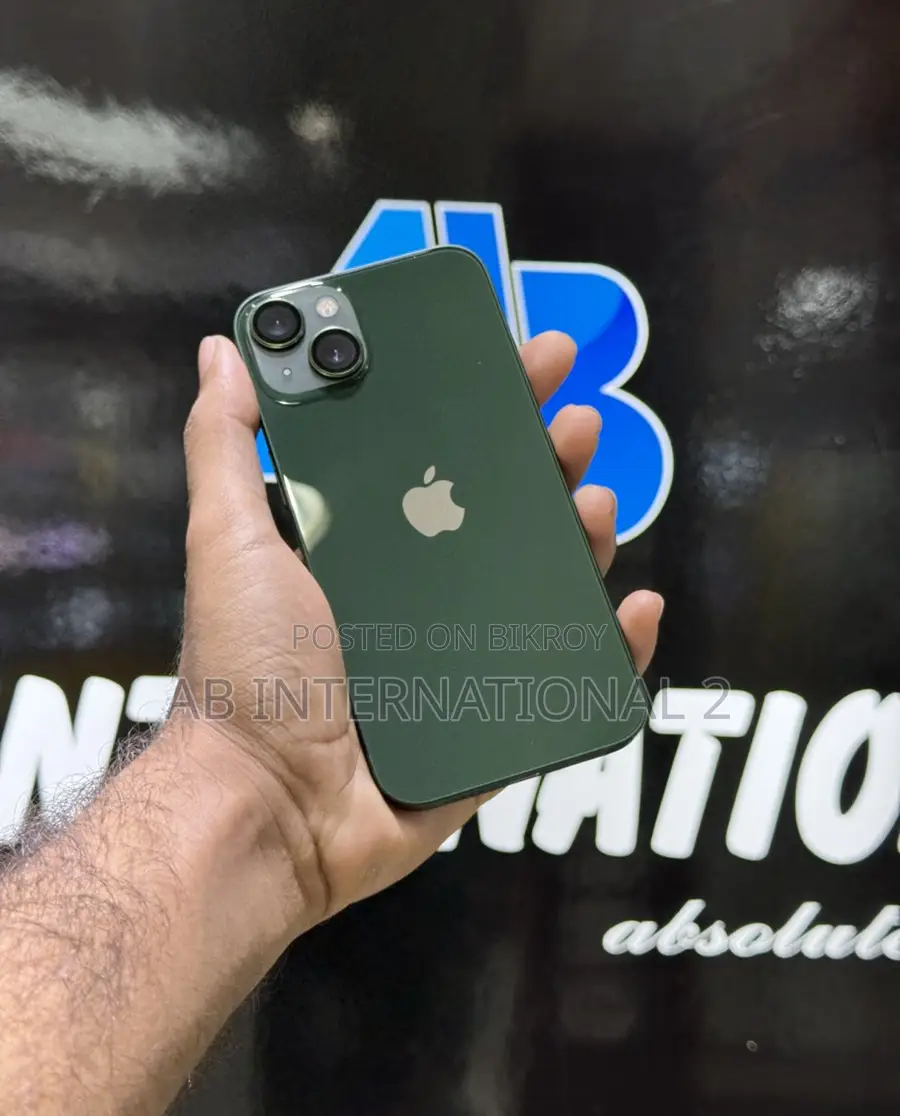 Apple iPhone 13 (Used)