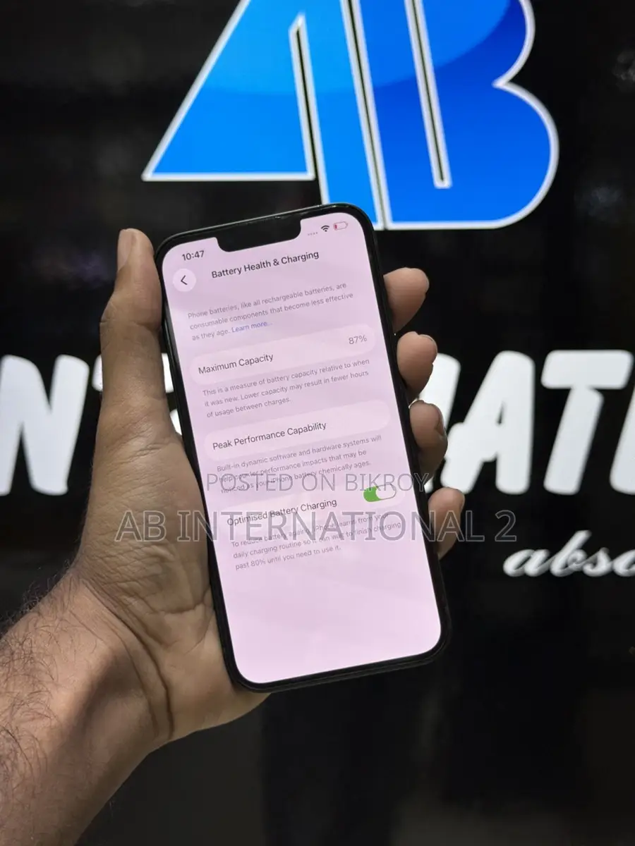 Apple iPhone 13 (Used)