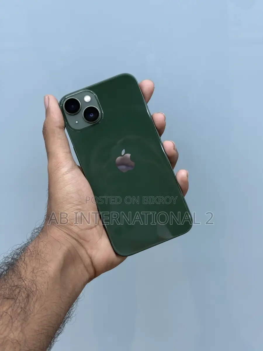 Apple iPhone 13 (Used)