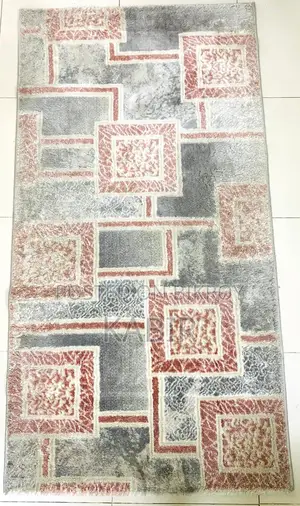 রিডিং টেবিলের কার্পেট