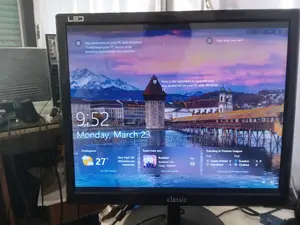 17 Inch All Ok Running Monitor With Adapter