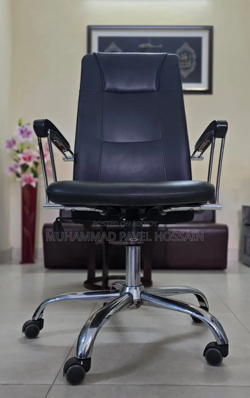 Premium Executive Office Chair Black – Almost New