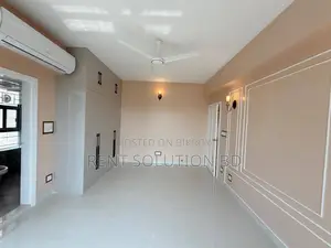 জিম ও সুইমিং পুল সুবিধাসহ চমৎকার সেমি-ফার্নিশড অ্যাপার্টমেন্ট ভাড়া