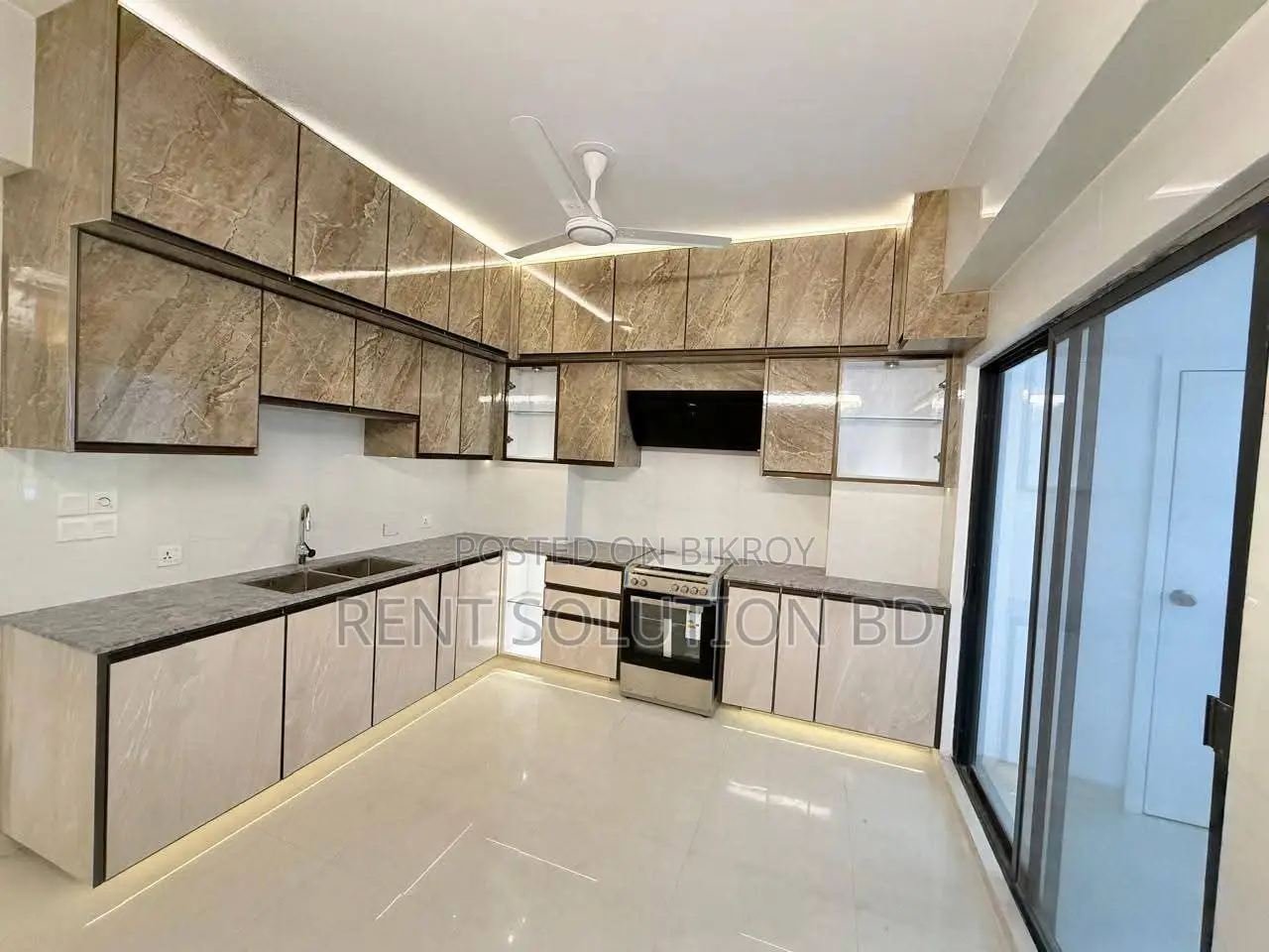 জিম ও সুইমিং পুল সুবিধাসহ চমৎকার সেমি-ফার্নিশড অ্যাপার্টমেন্ট ভাড়া