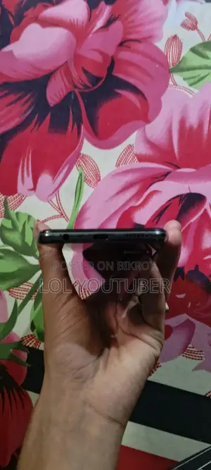 Vivo V20 8/128 (Used)