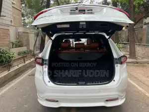 Toyota Harrier Advance Premium 2020