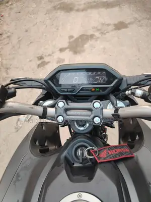 Honda Hornet 2.0 2024