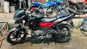 Bajaj Pulsar 150 . 2019