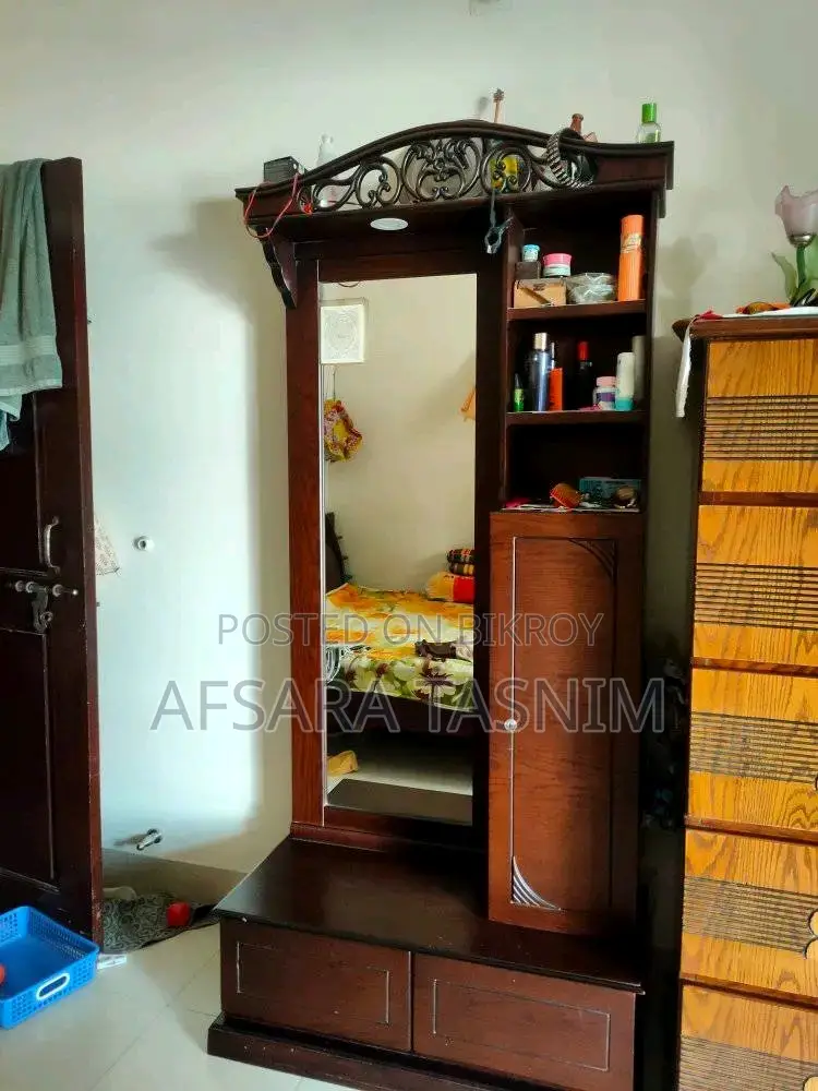 Dressing table