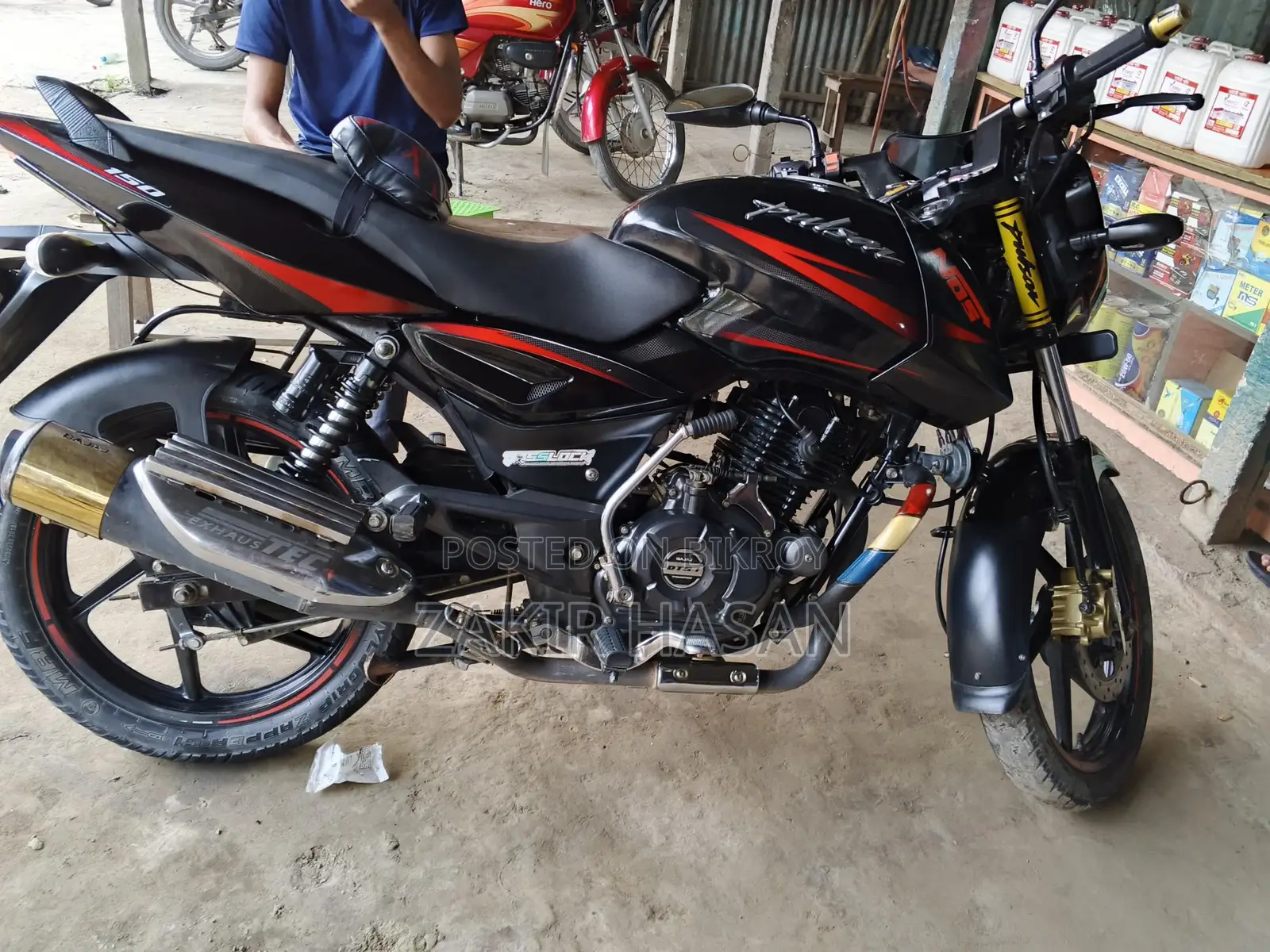 Bajaj Pulsar 150 . 2019