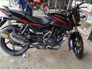 Bajaj Pulsar 150 . 2019