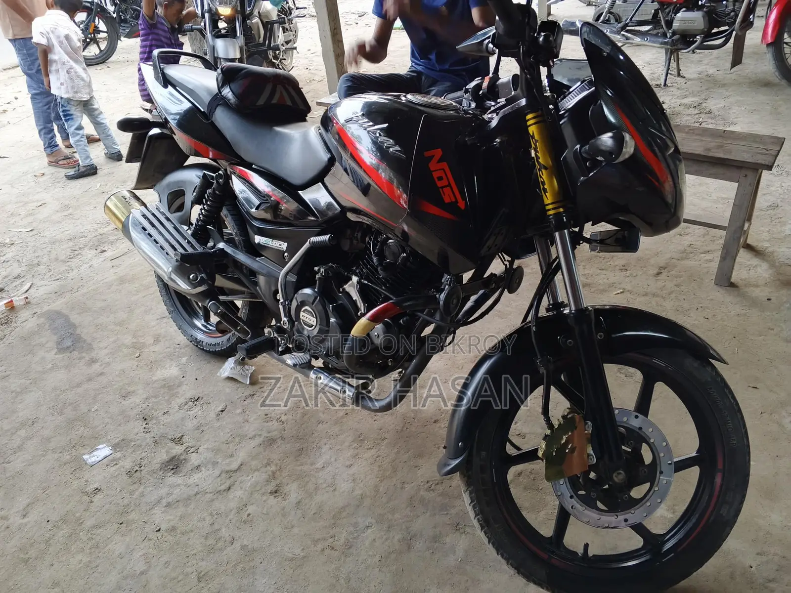 Bajaj Pulsar 150 . 2019