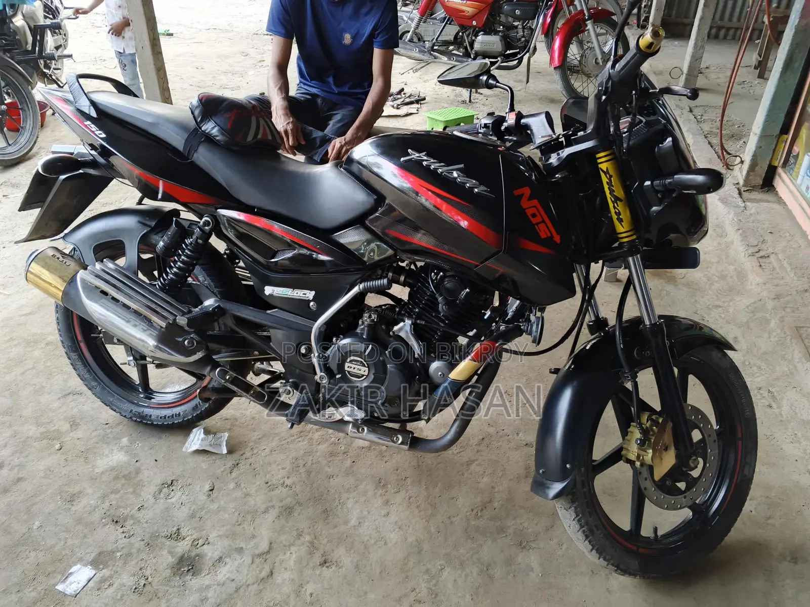 Bajaj Pulsar 150 . 2019