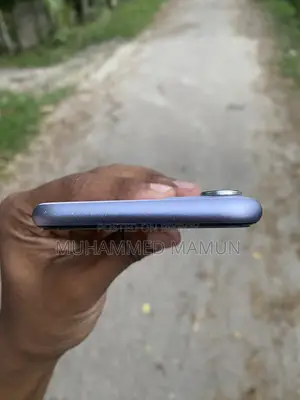 Apple iPhone 11 (Used)