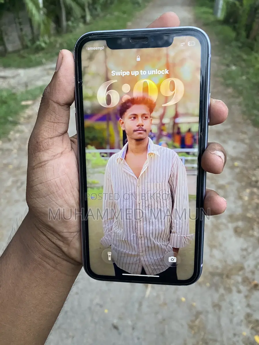 Apple iPhone 11 (Used)