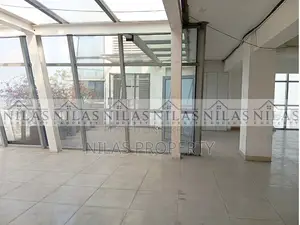 ধানমন্ডিতে ভাড়ার জন্য চমৎকার ৩,৭০০ বর্গফুটের রুফটপ রেস্টুরেন্ট স্পেস